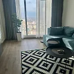 Regina's Sky View 32nd Floor *