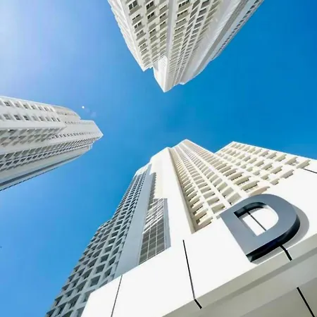 Regina's Sky View 32nd Floor Скоп'є