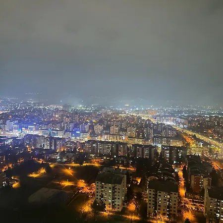 Regina's Sky View 32nd Floor Апартаменты Скопье