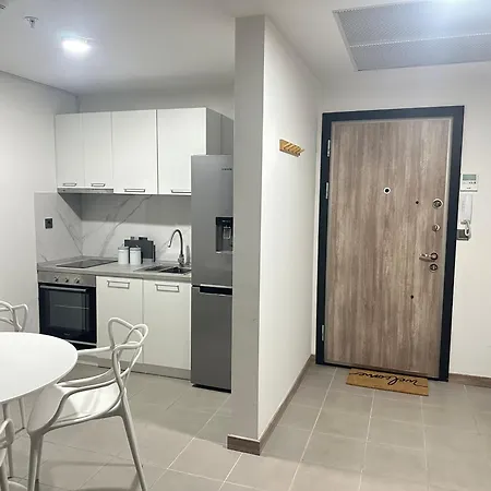 Апартаменты Regina's Sky View 32nd Floor *