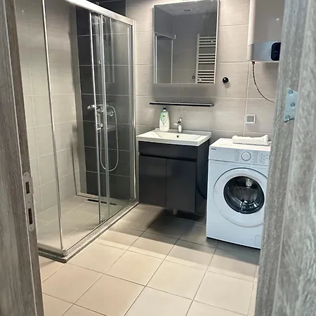 Regina's Sky View 32nd Floor *