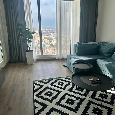 Regina's Sky View 32nd Floor *