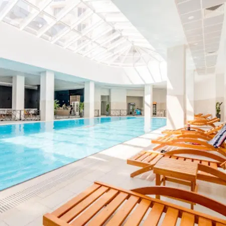 Regina's Sky View 32nd Floor Апартаменты