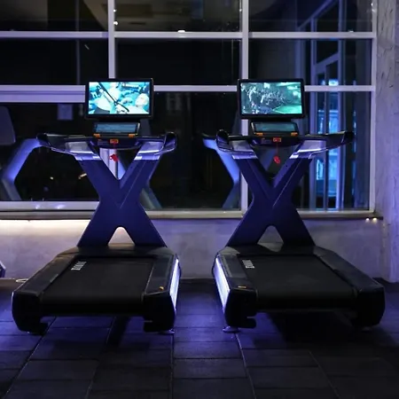 Regina's Sky View 32nd Floor Апартаменти