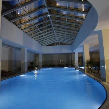 Апартаменти Regina's Sky View 32nd Floor