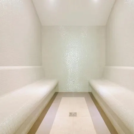 Regina's Sky View 32nd Floor Апартаменти *