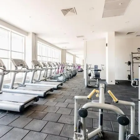 Regina's Sky View 32nd Floor Скоп'є