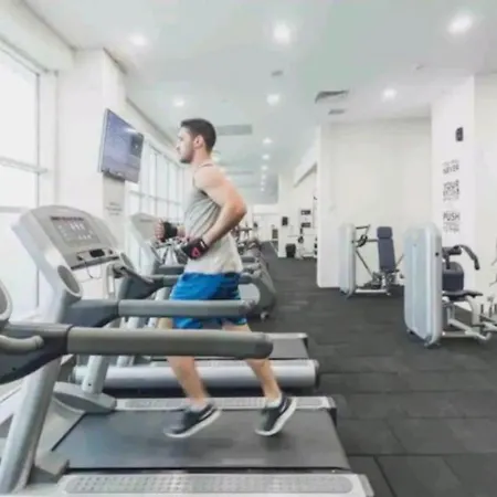 Апартаменти Regina's Sky View 32nd Floor Скоп'є