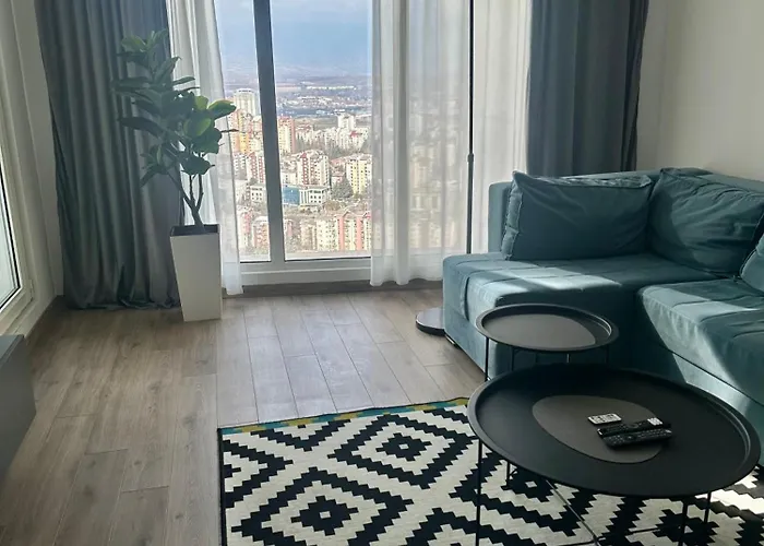 Regina's Sky View 32nd Floor *