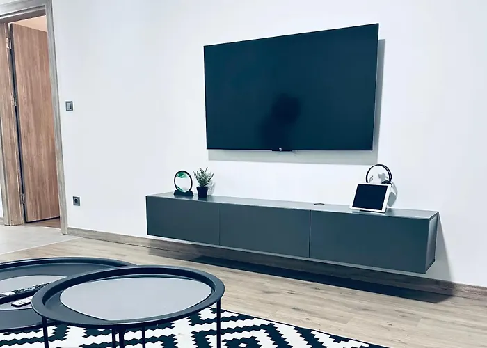 Regina's Sky View 32nd Floor * Skopje