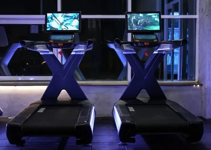 Regina's Sky View 32nd Floor Apartment