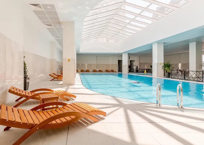 Regina's Sky View 32nd Floor *