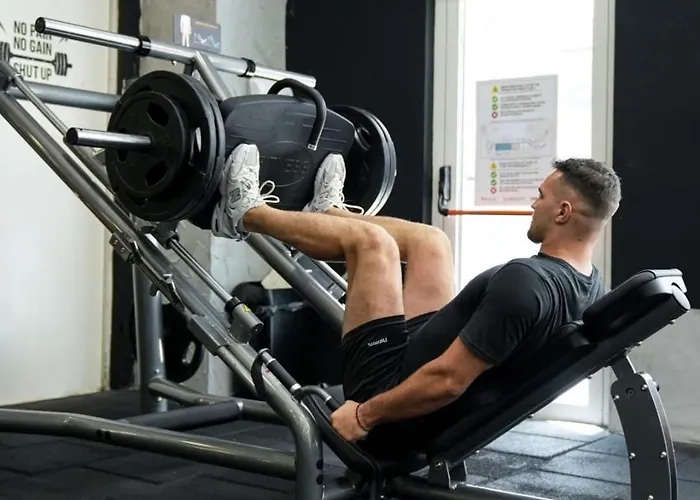 Regina's Sky View 32nd Floor *